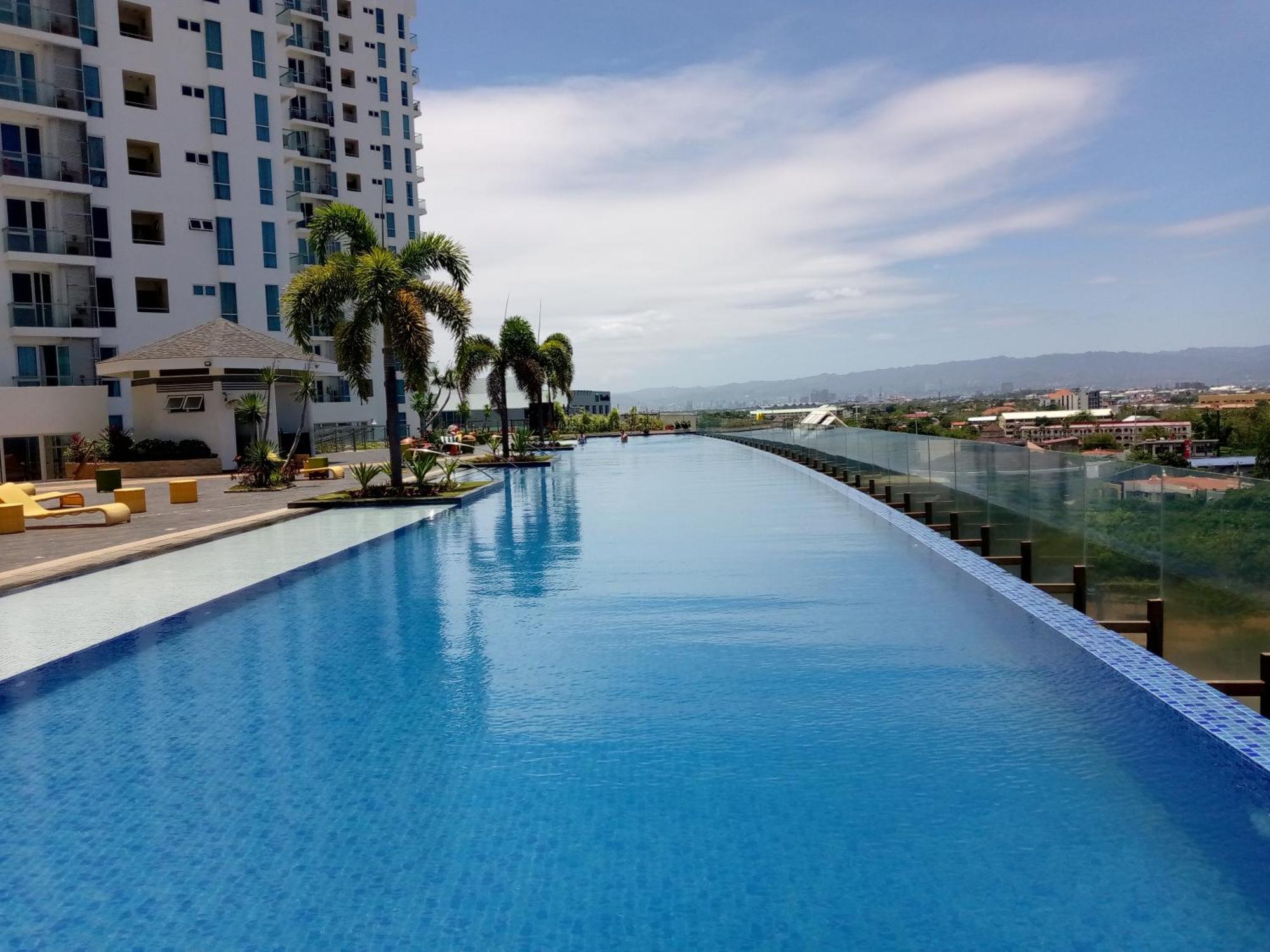 Mactan Newtown 8 Boulevard Deluxe Punta Engaño Extérieur photo