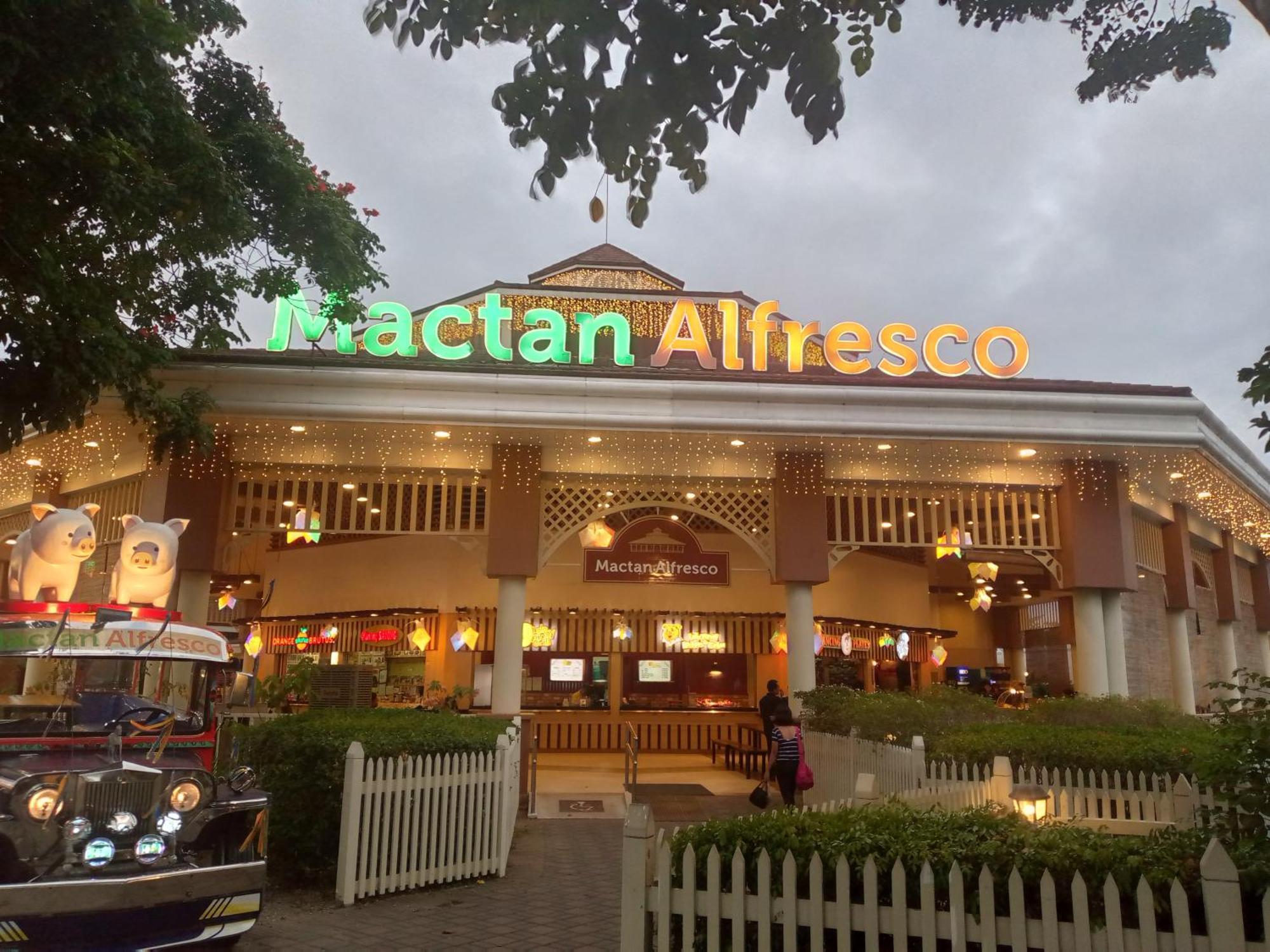Mactan Newtown 8 Boulevard Deluxe Punta Engaño Extérieur photo